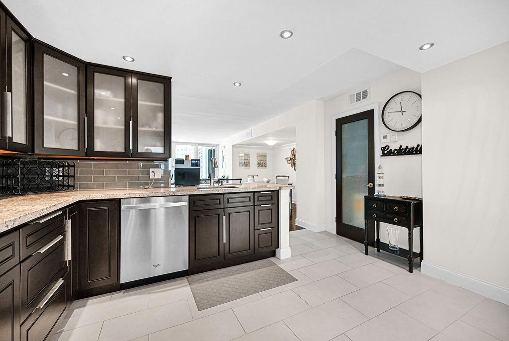 WHITE EGRET - Residential