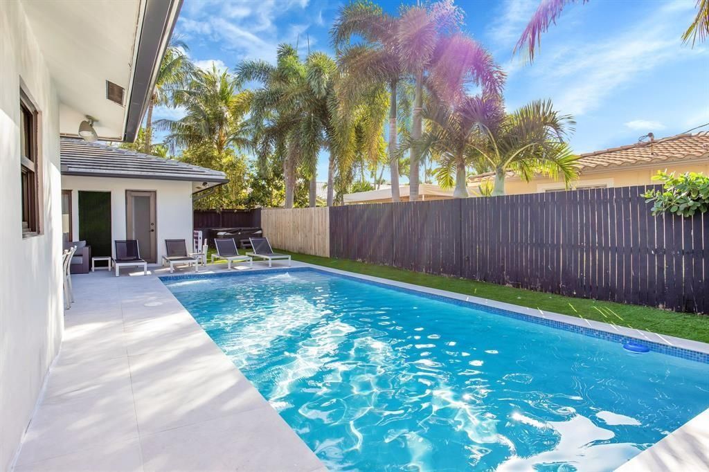 Photo of 24 Castle Harbor Is, Fort Lauderdale, FL 33308 (MLS # F10541263)