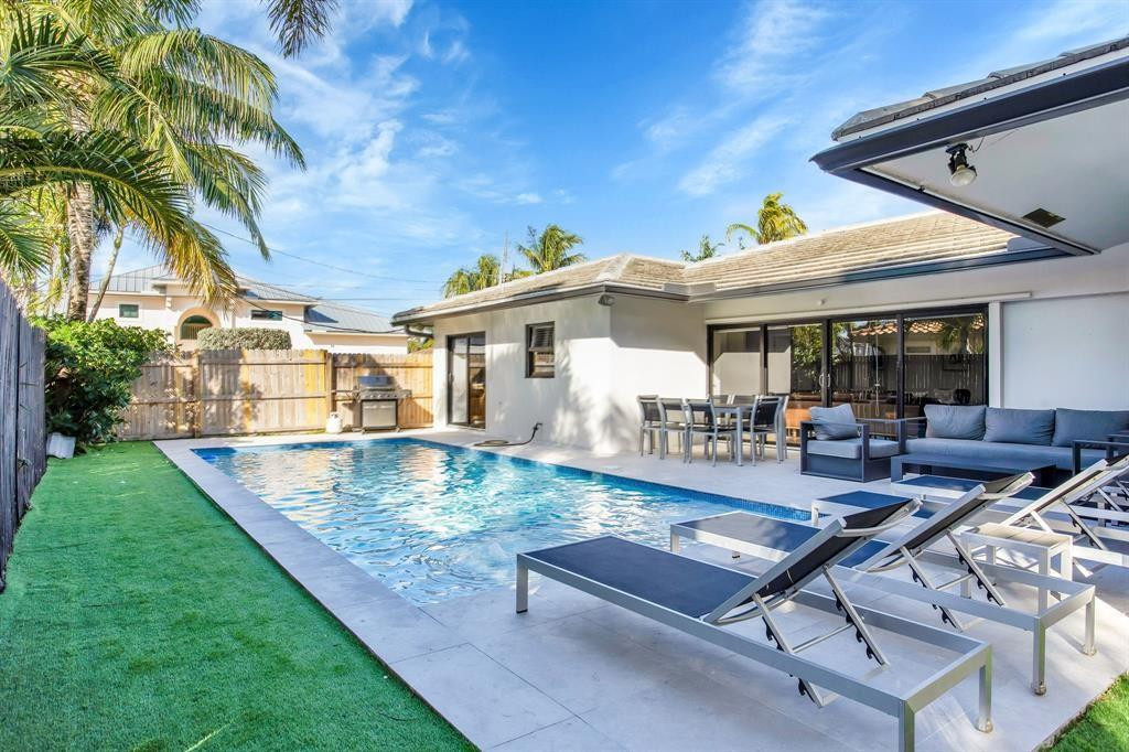 24 Castle Harbor Island