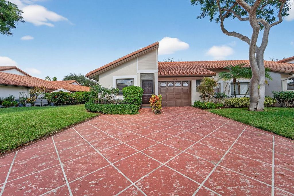 Photo of 6215 Kings Gate Circle, Delray Beach, FL 33484 (MLS # R11144572)