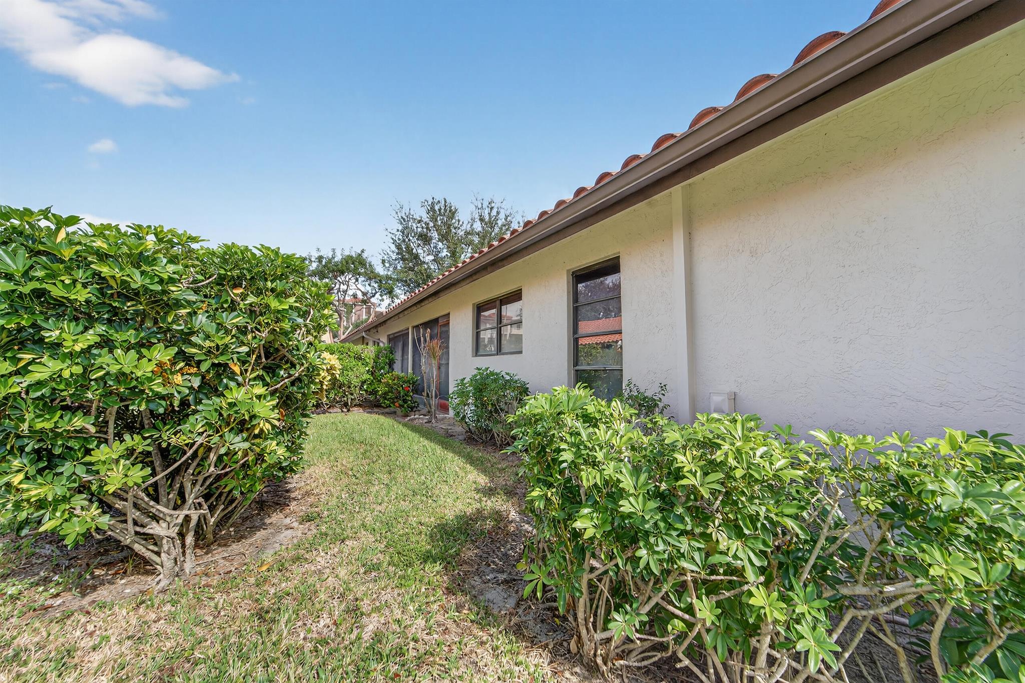 HUNTINGTON POINTE - Residential