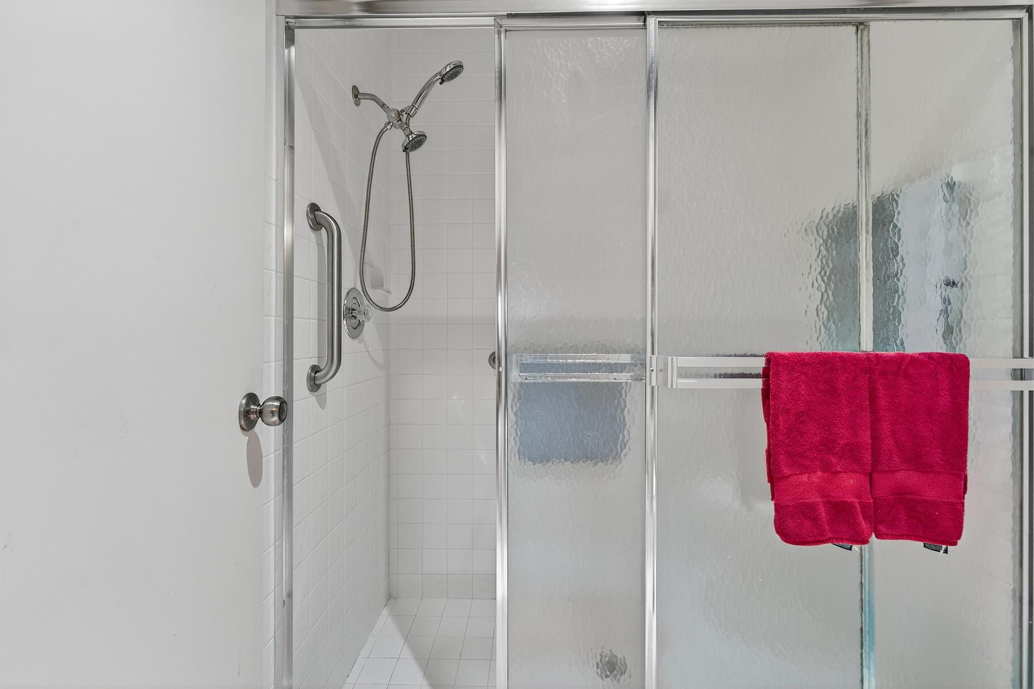 HUNTINGTON POINTE - Residential