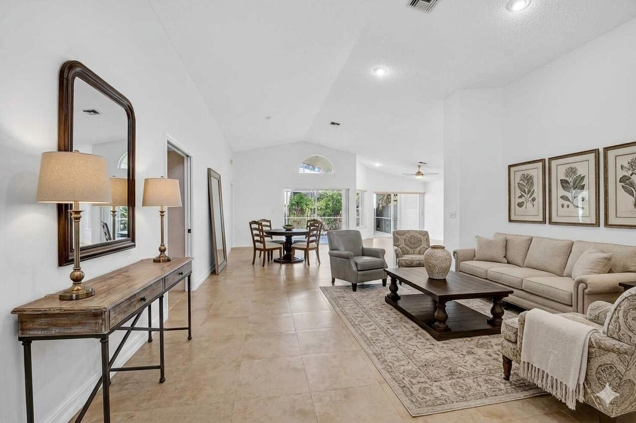 9914 Harbour Lake Circle