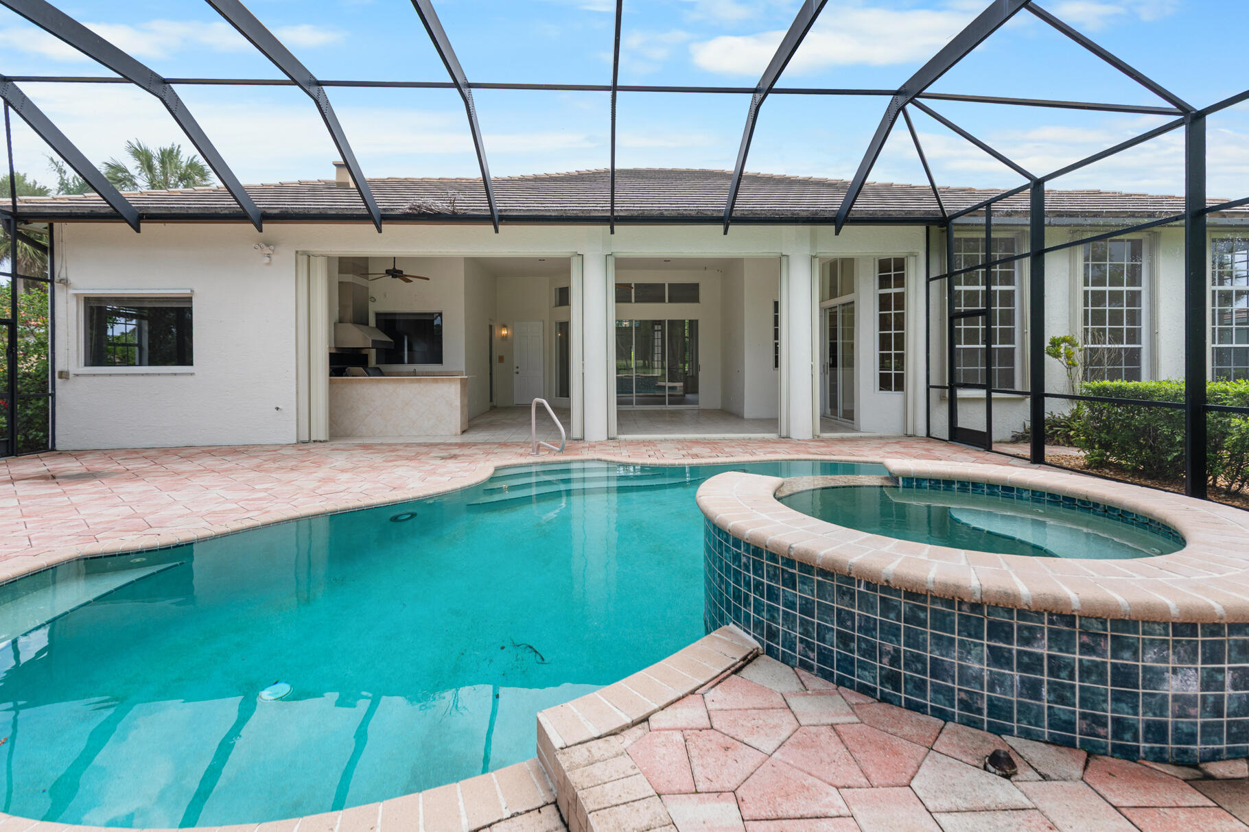 9408 Meadowood Drive