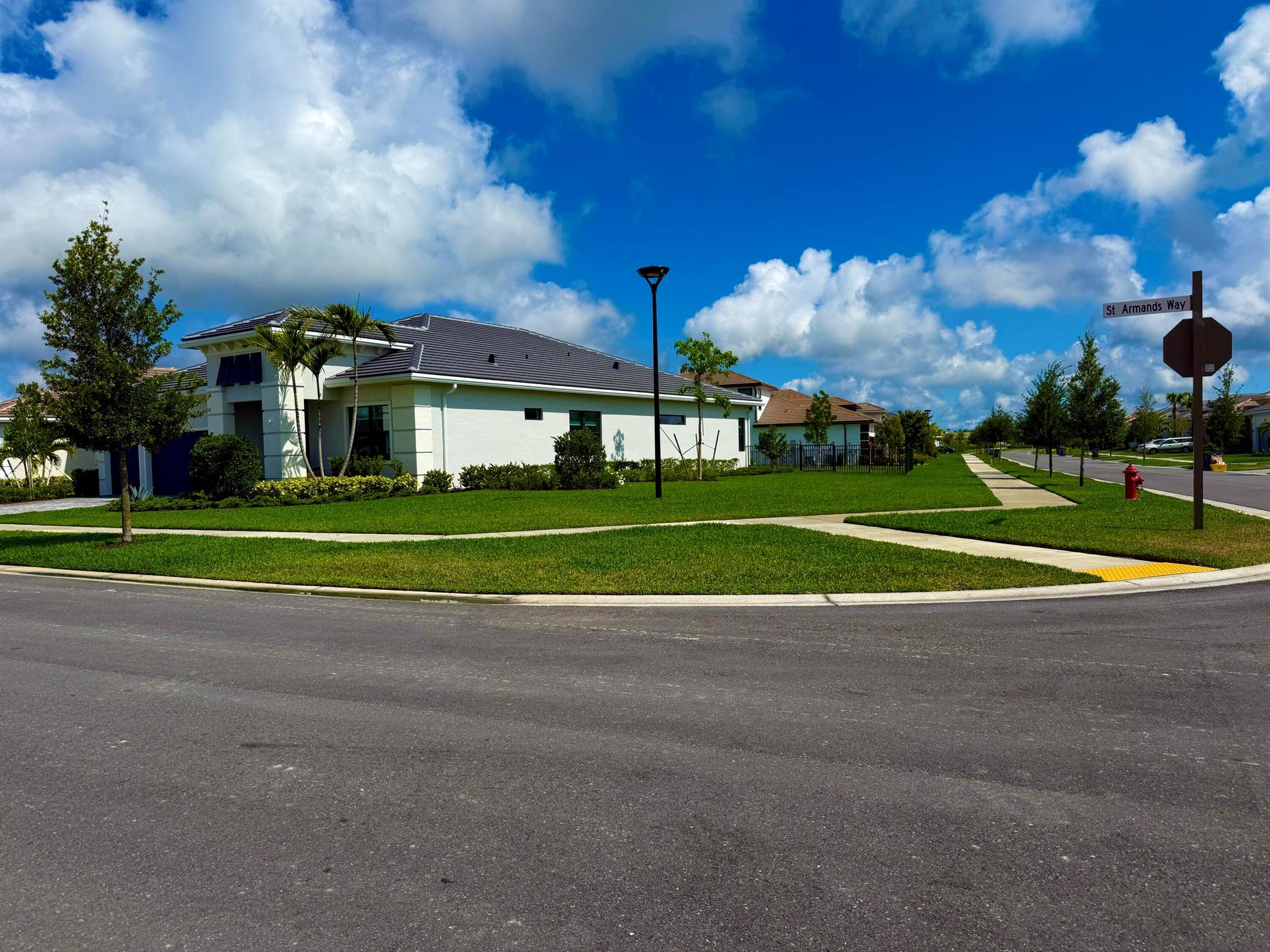 4907 Saint Armands Way