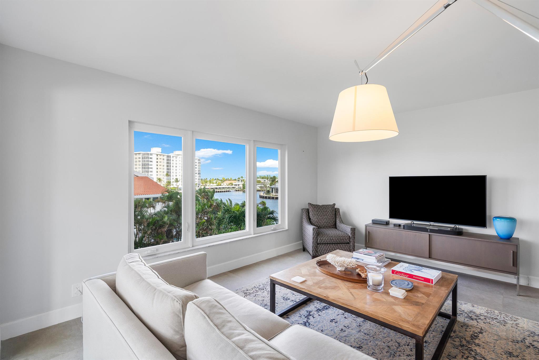 555 SE 6th Avenue 3h