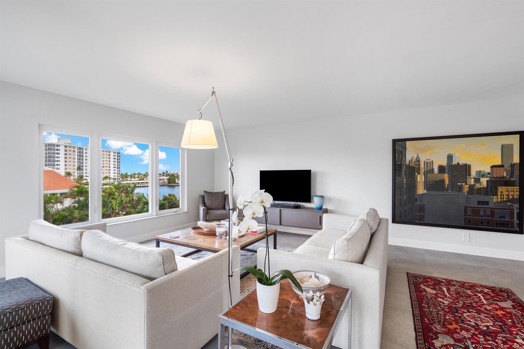 555 SE 6th Avenue 3h