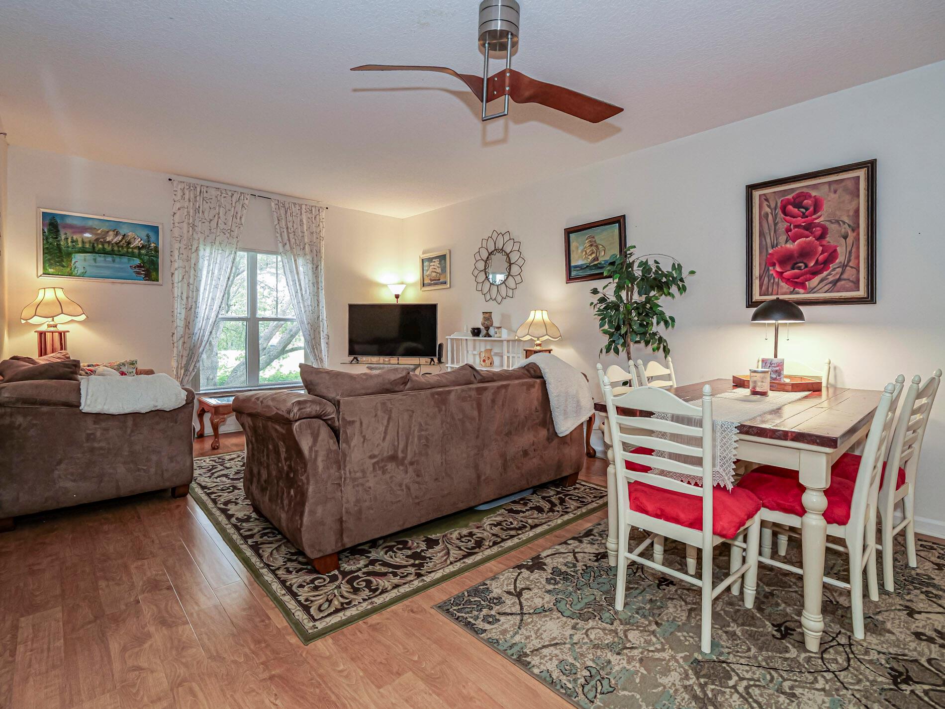 5095 Fairways Circle I-203, Vero Beach, FL, 32963/$220,000 2 5095 Fairways Circle I-203