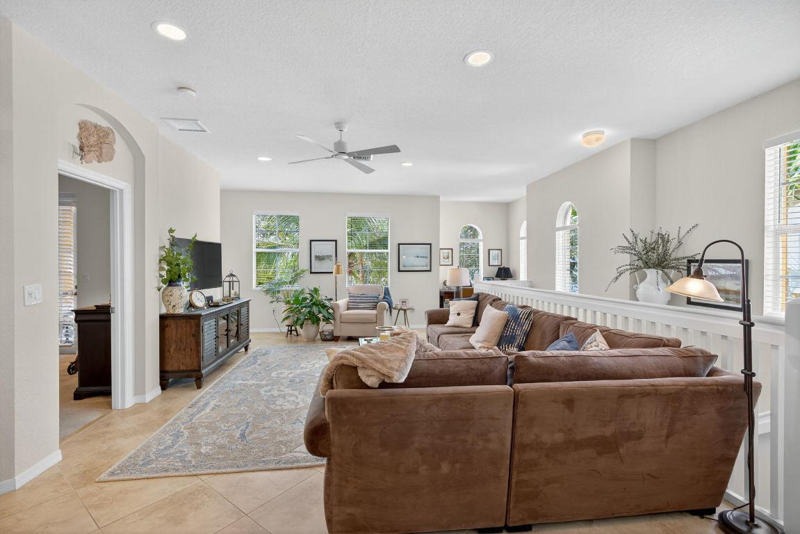 SANDPIPER COVE AT BOTANICA CONDO - Residential