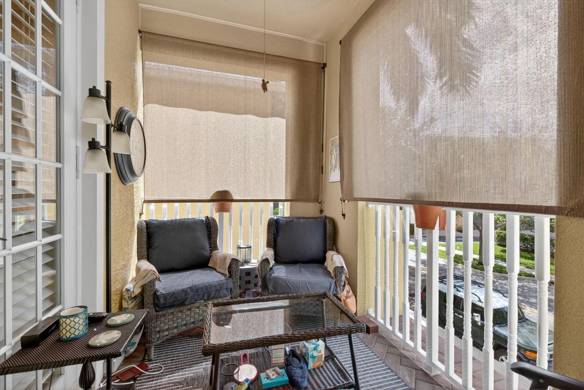 SANDPIPER COVE AT BOTANICA CONDO - Residential