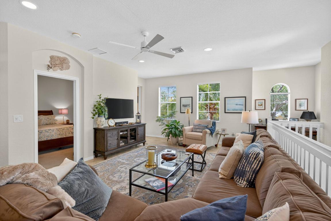 SANDPIPER COVE AT BOTANICA CONDO - Residential