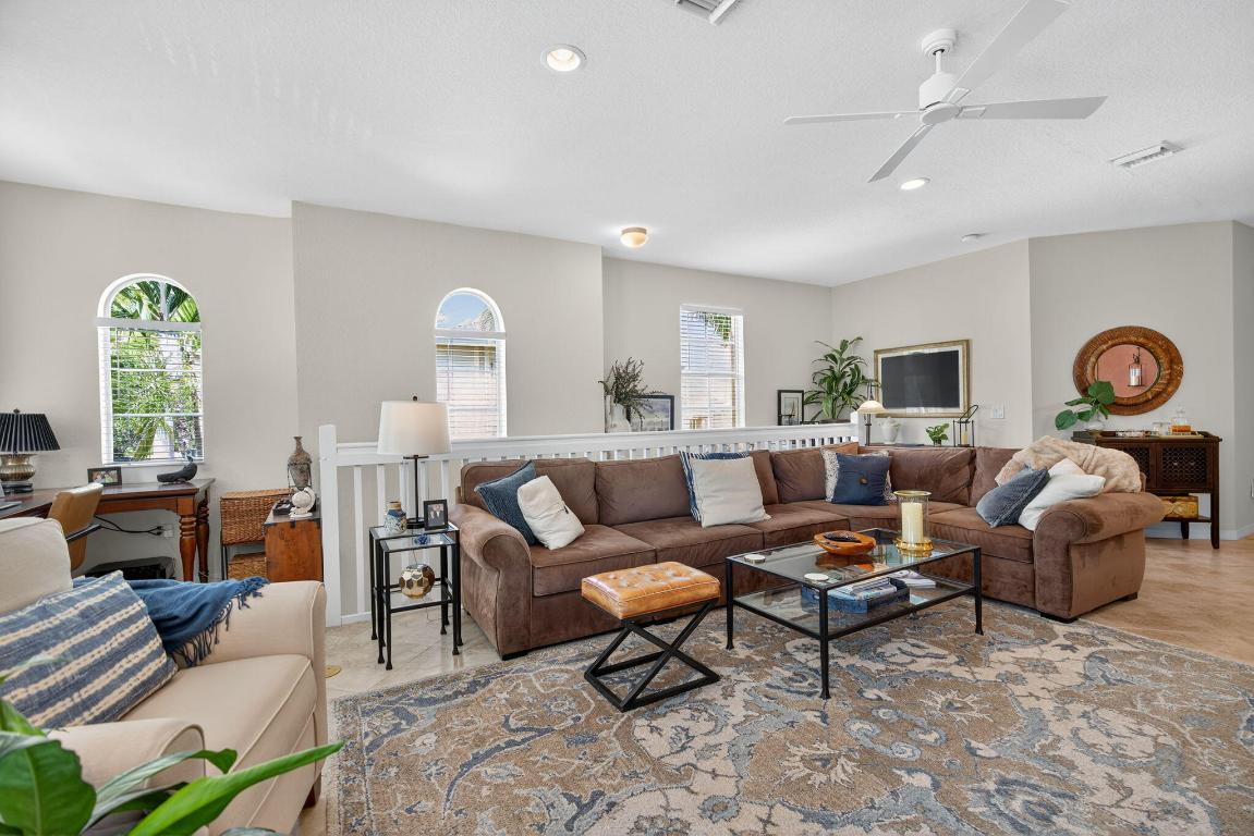 SANDPIPER COVE AT BOTANICA CONDO - Residential