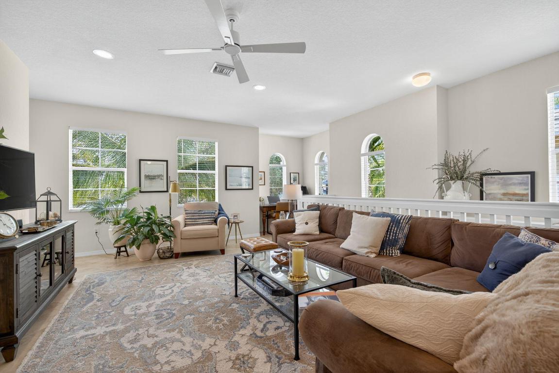 SANDPIPER COVE AT BOTANICA CONDO - Residential