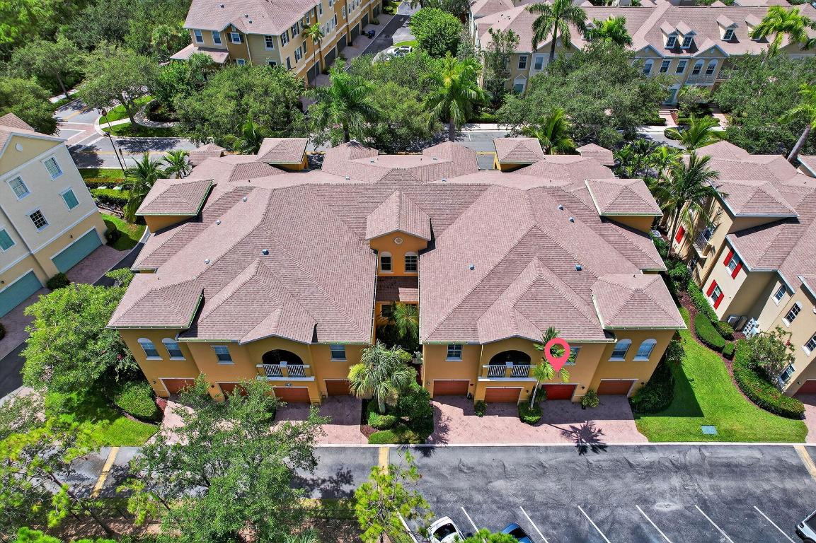 SANDPIPER COVE AT BOTANICA CONDO - Residential