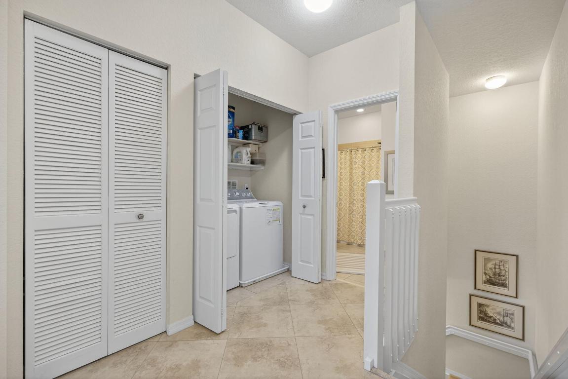 SANDPIPER COVE AT BOTANICA CONDO - Residential