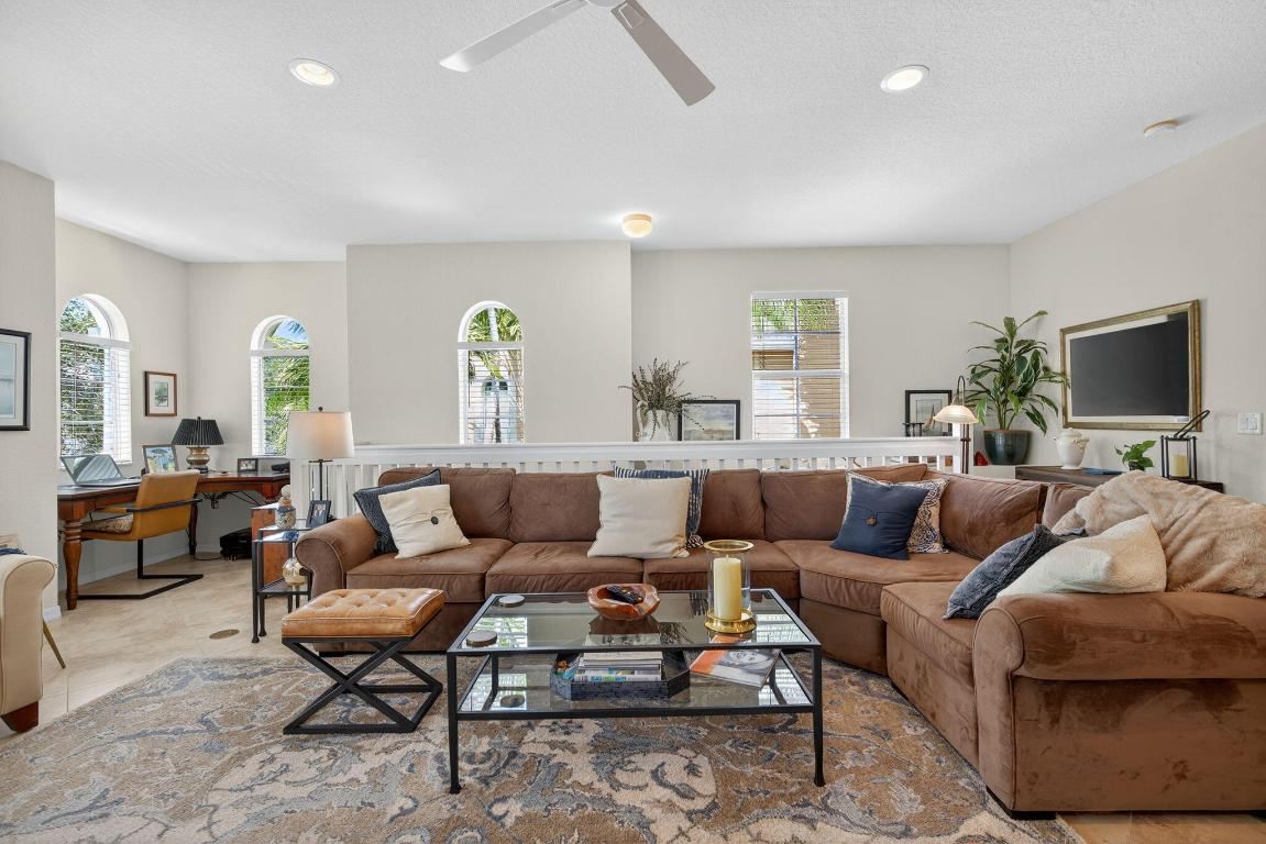 SANDPIPER COVE AT BOTANICA CONDO - Residential