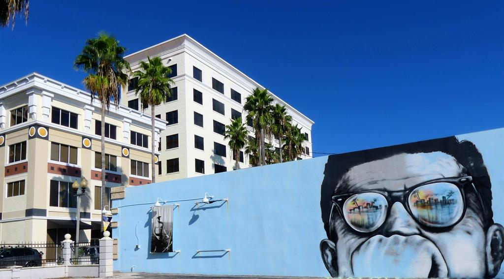 610 CLEMATIS CONDO - Residential