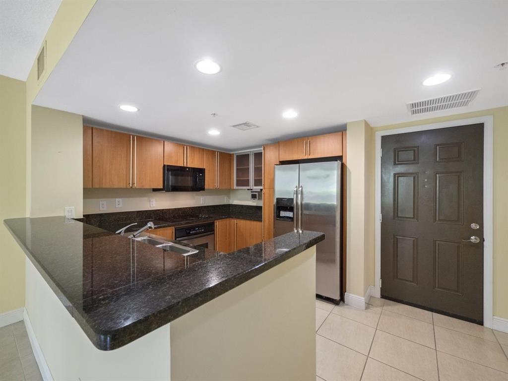 610 CLEMATIS CONDO - Residential