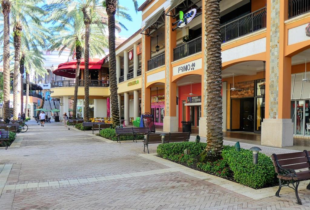 610 CLEMATIS CONDO - Residential