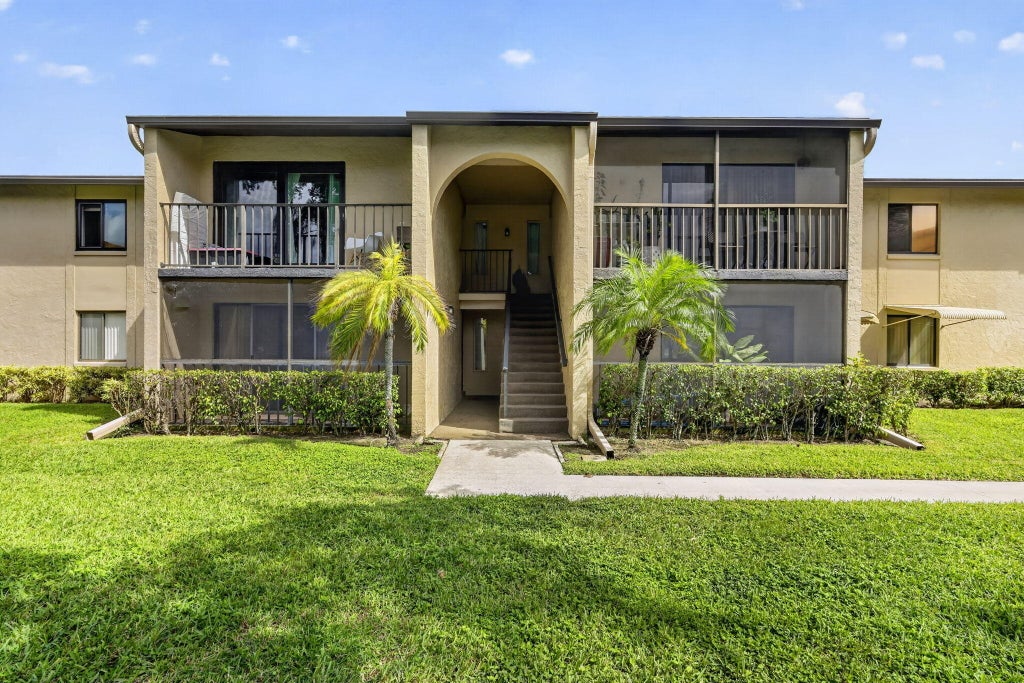 Photo of 528 SHADY PINE Way #B1, Greenacres, FL 33415 (MLS # B26093886)