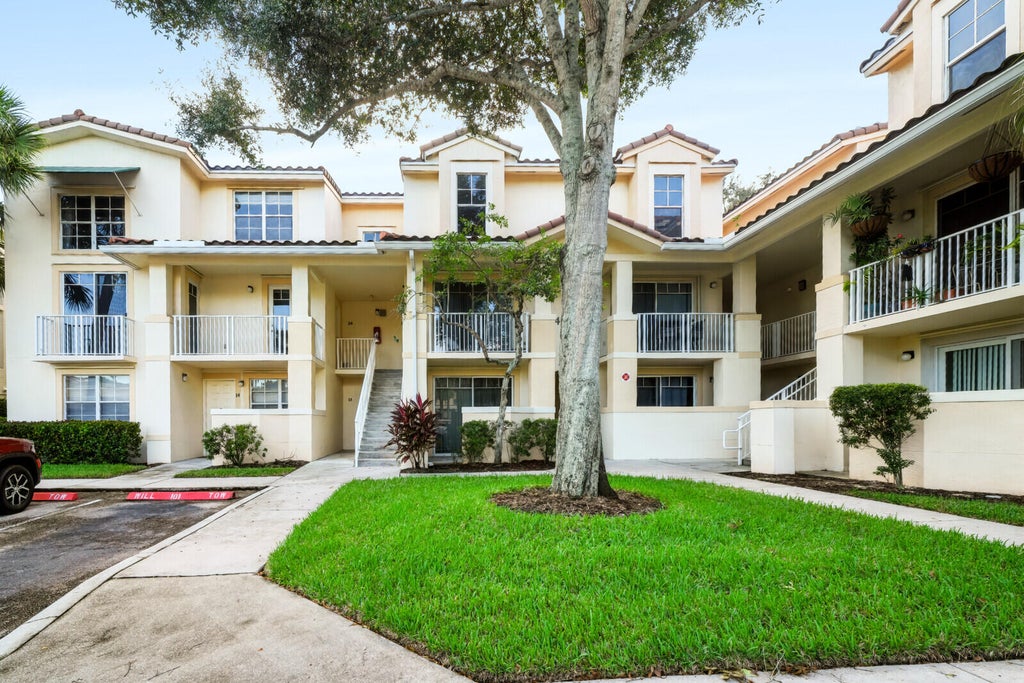 Photo of 4772 CHANCELLOR Drive #24, Jupiter, FL 33458 (MLS # B26089076)