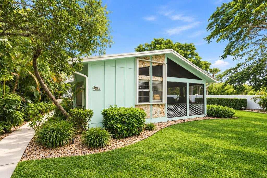 Photo of 4150 NE Breakwater Drive, Jensen Beach, FL 34957 (MLS # B26072320)