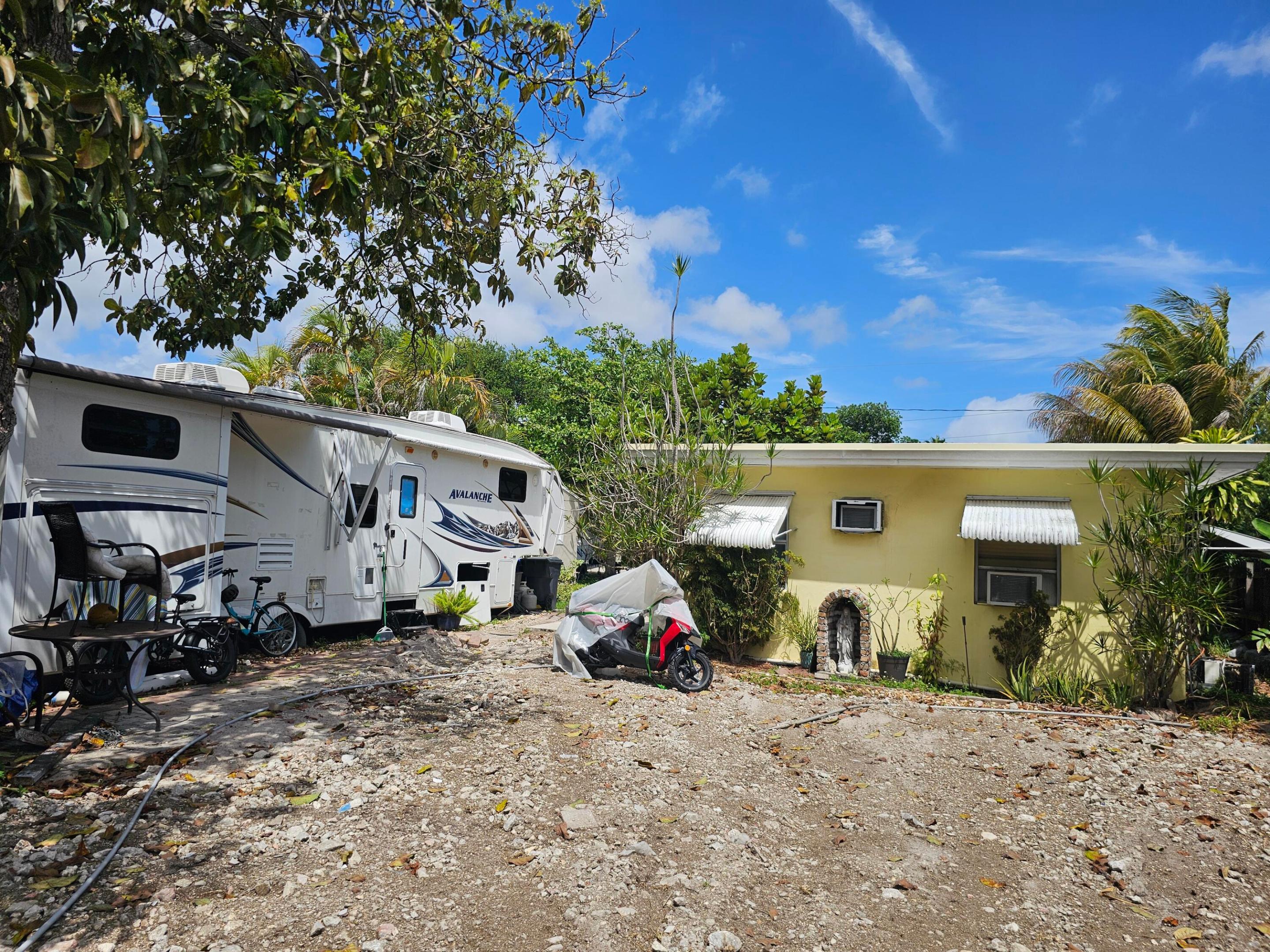 HOLLYWOOD TERRACE AMEN PLAT - Residential Income