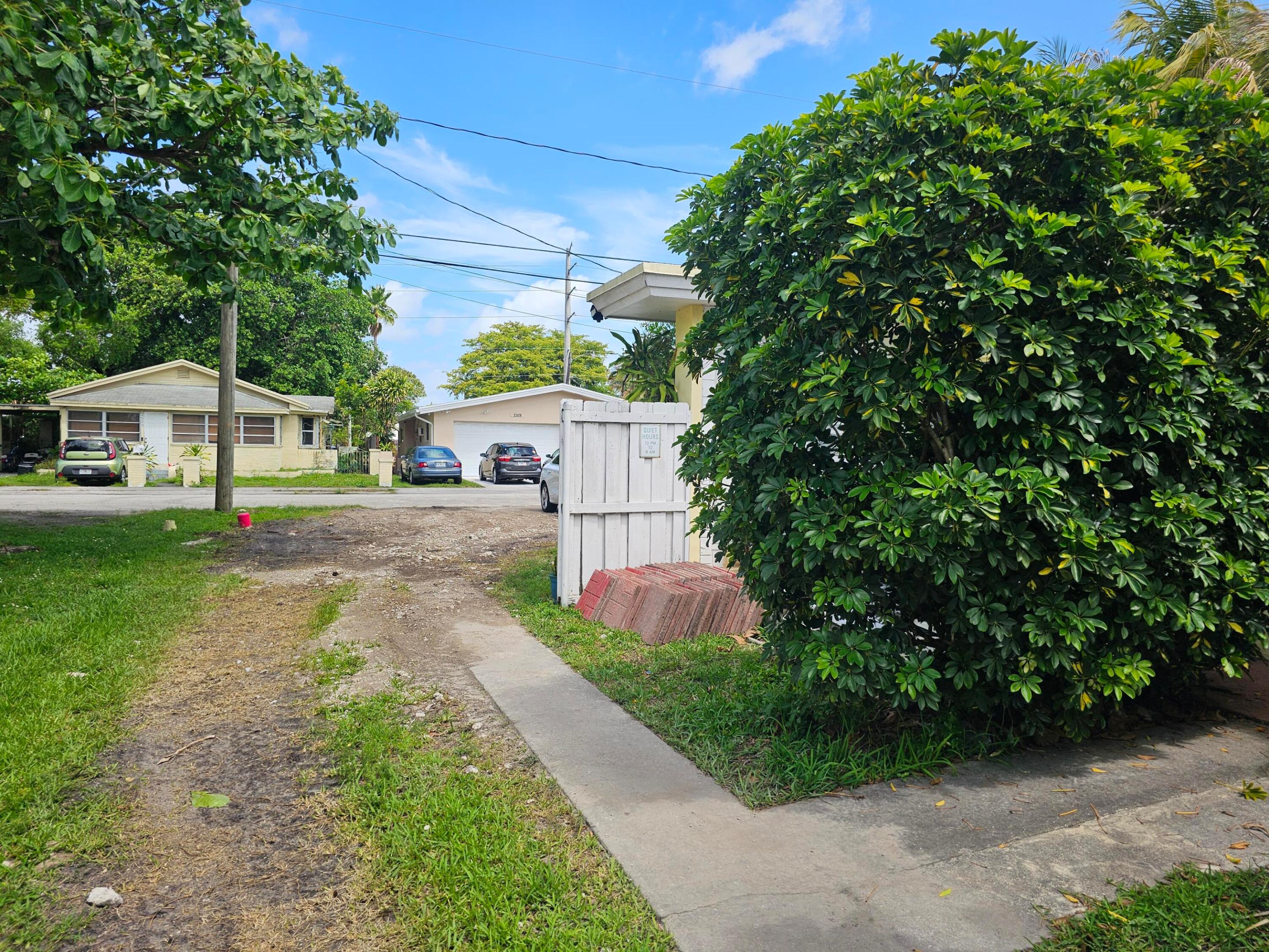 HOLLYWOOD TERRACE AMEN PLAT - Residential Income