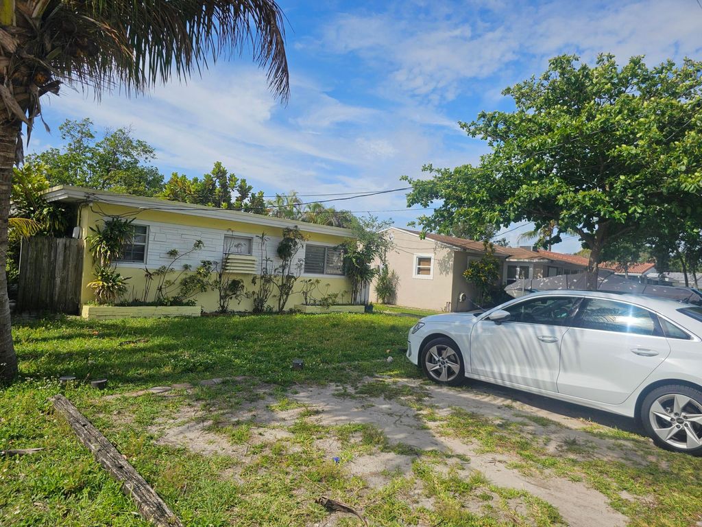 Photo of 2512 Arthur Street, Hollywood, FL 33020 (MLS # B26016554)