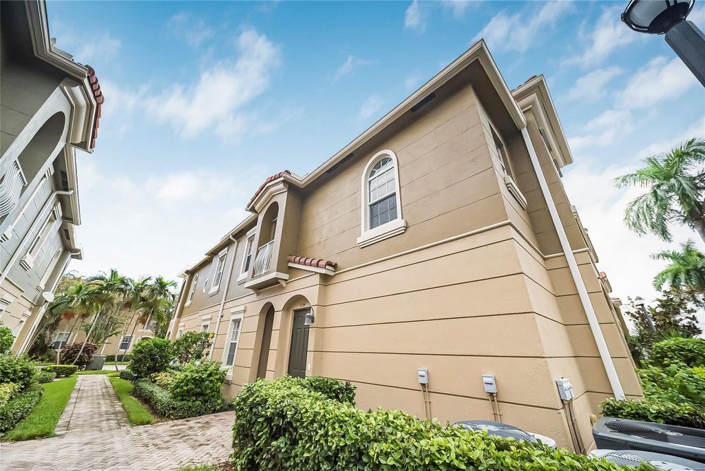 Photo of 5754 HAMPTON HILLS Boulevard #5754, Tamarac, FL 33321 (MLS # B26054863)