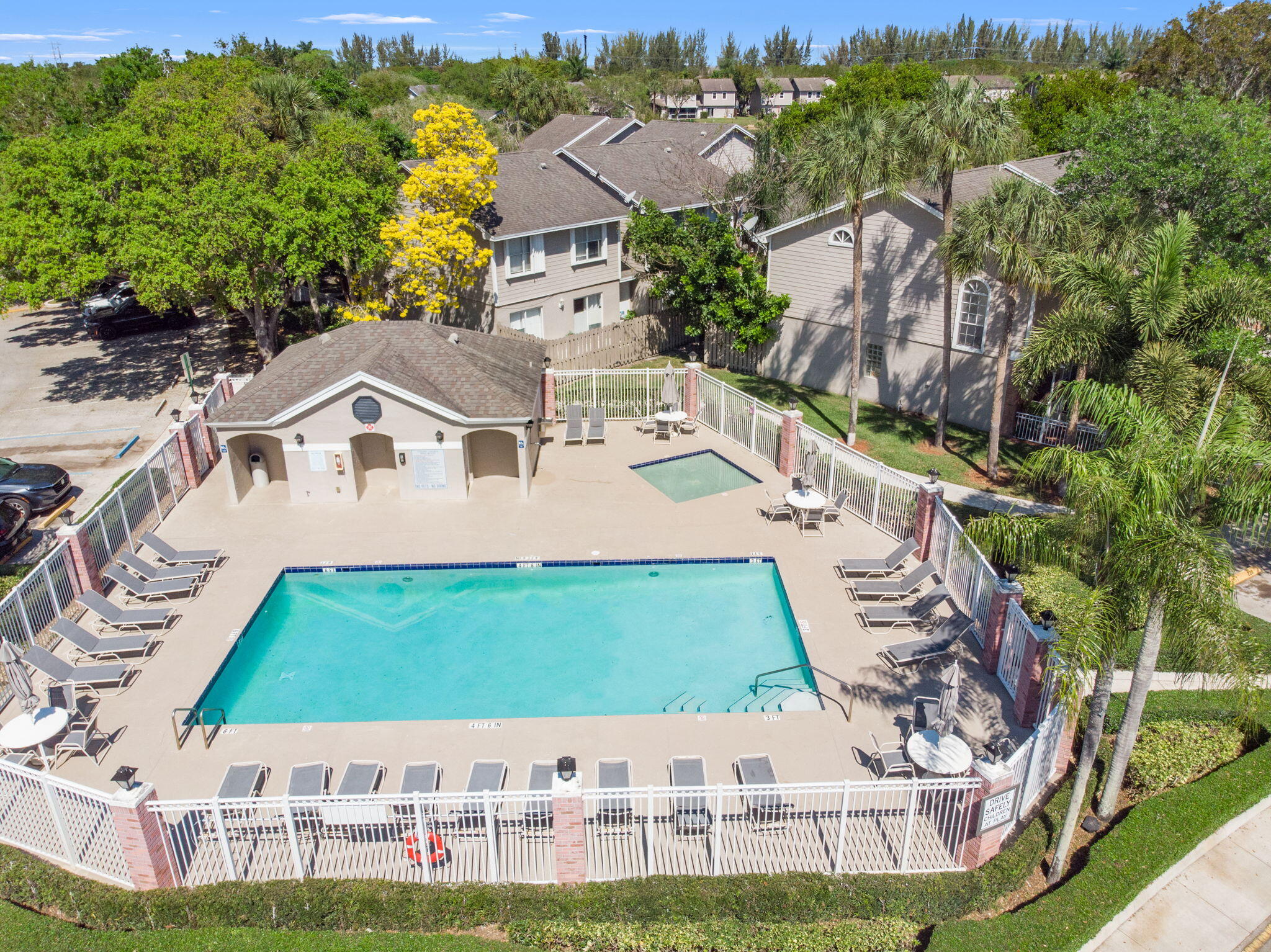 TWIN FOUNTAINS REPLAT - Residential