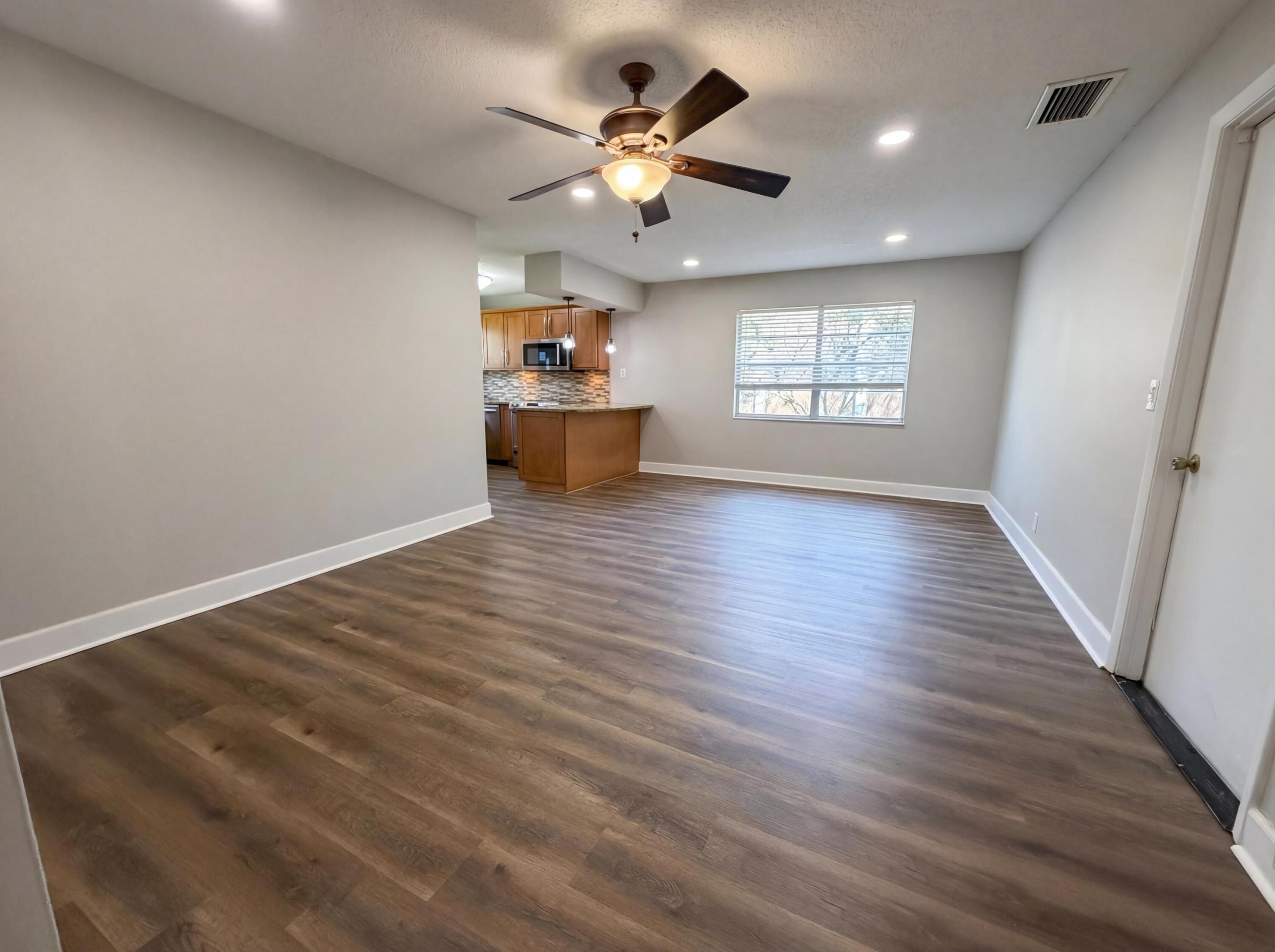 OAK WOOD 80-39 B - Residential