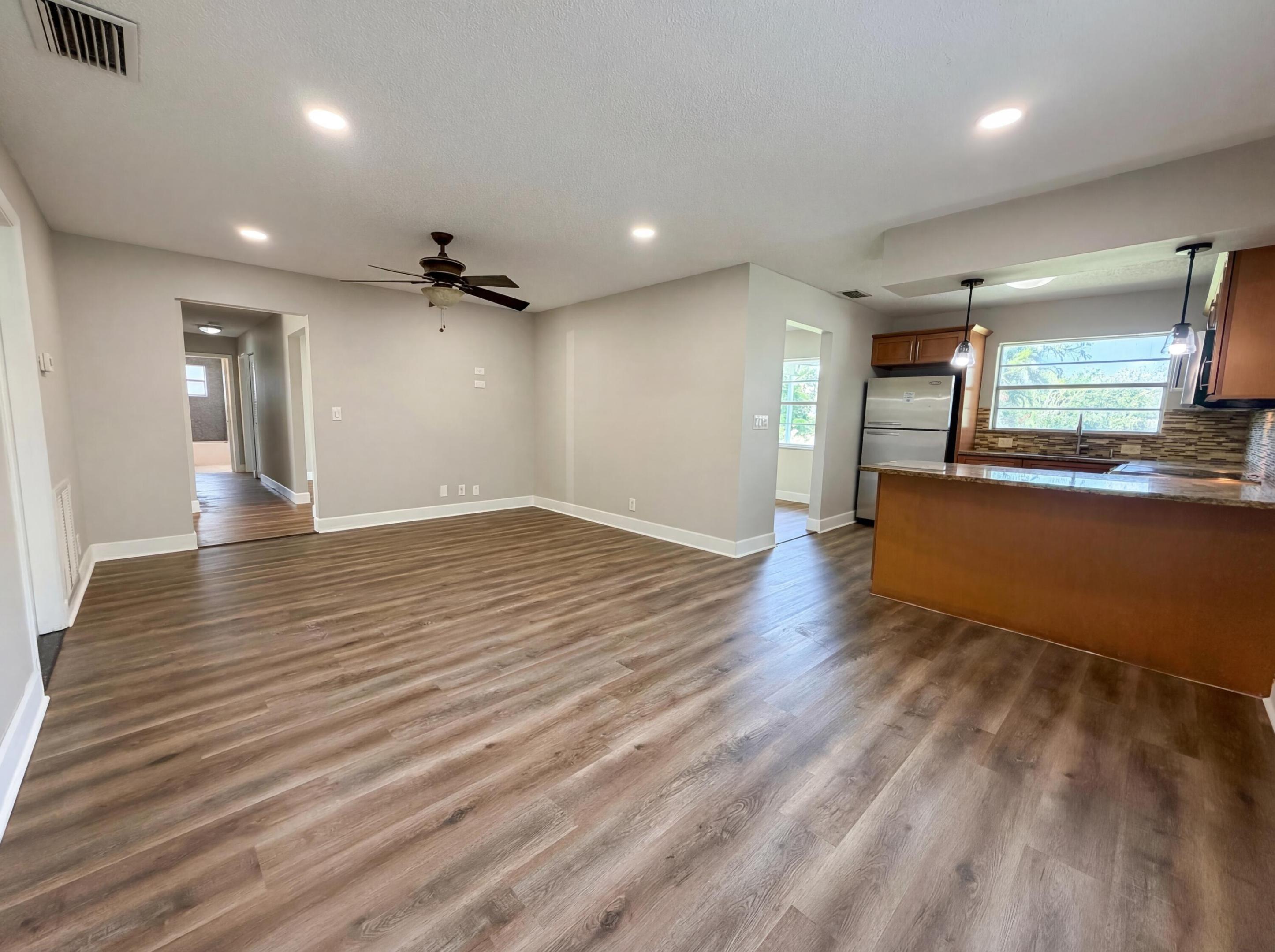 OAK WOOD 80-39 B - Residential