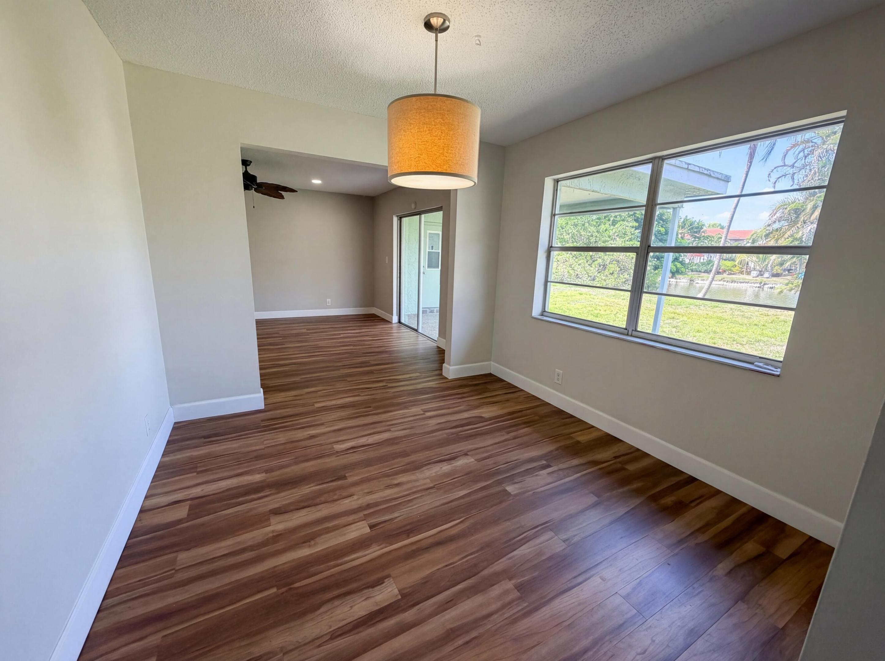 OAK WOOD 80-39 B - Residential