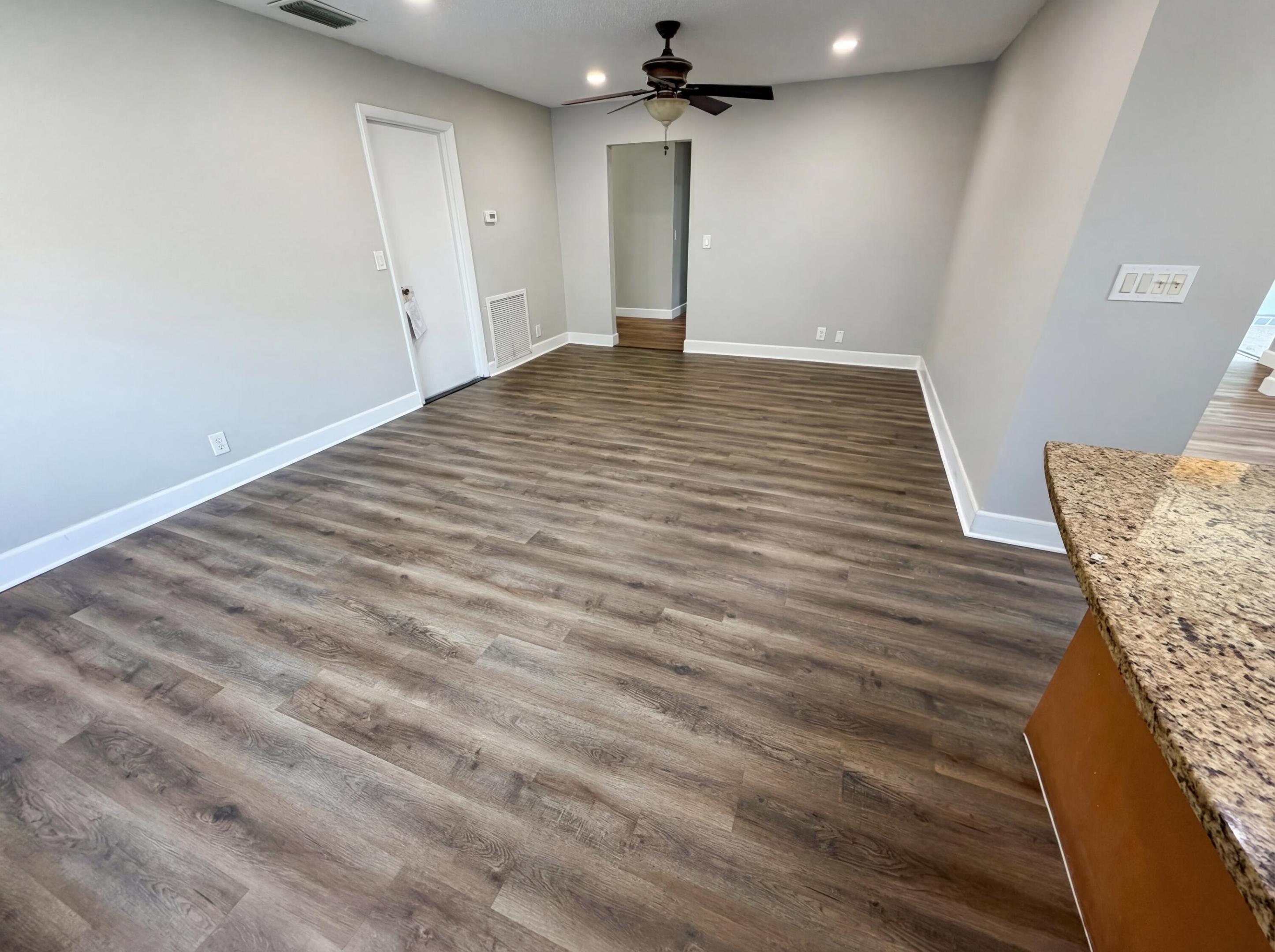 OAK WOOD 80-39 B - Residential