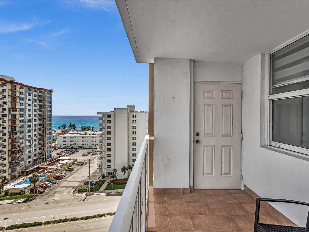 Photo of 1410 S Ocean Drive #1103, Hollywood, FL 33019 (MLS # B26050471)