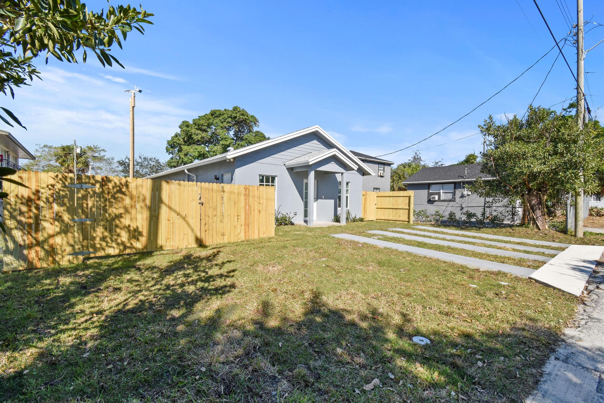 CLOWS ADD TO WPB - Residential Lease