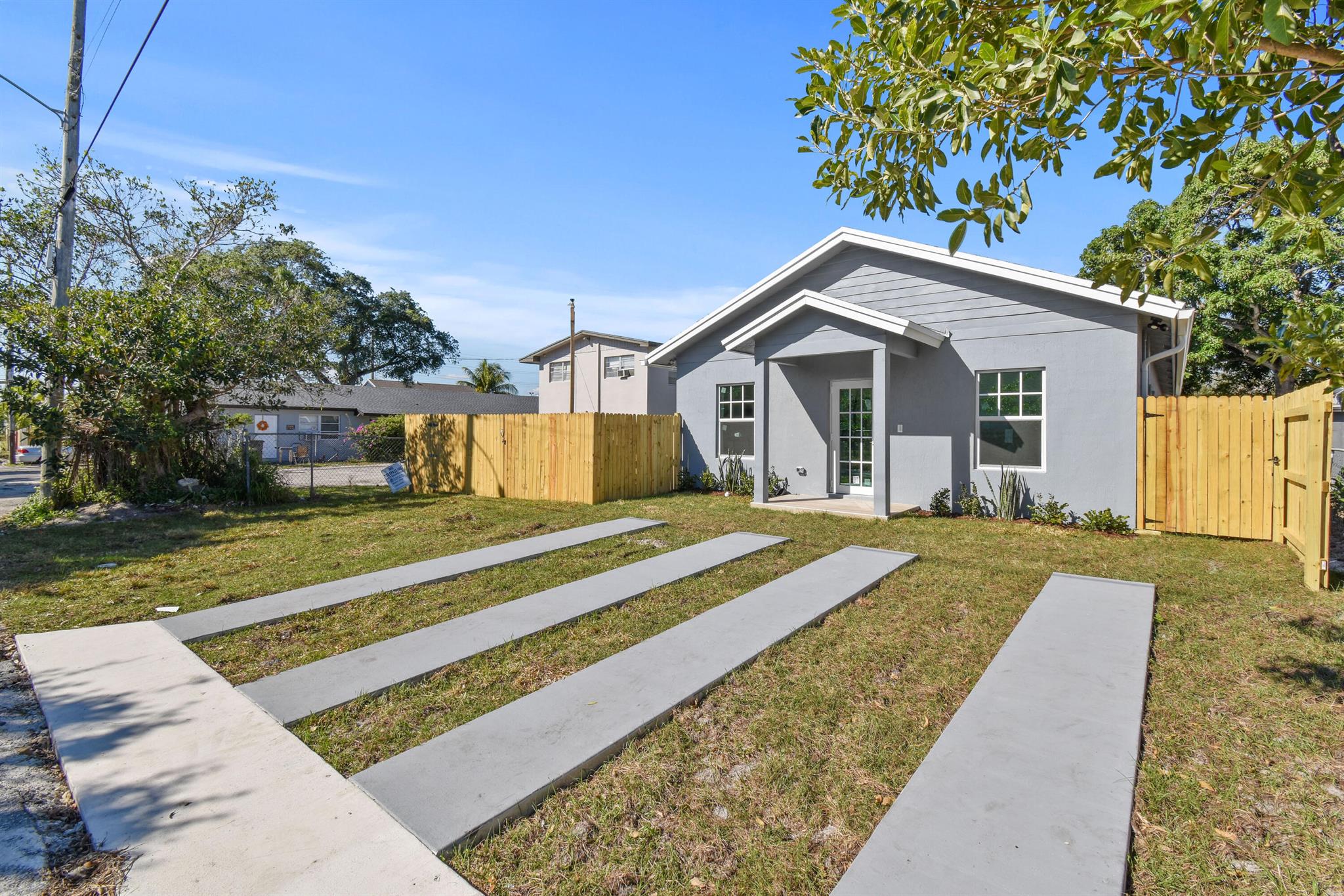 CLOWS ADD TO WPB - Residential Lease