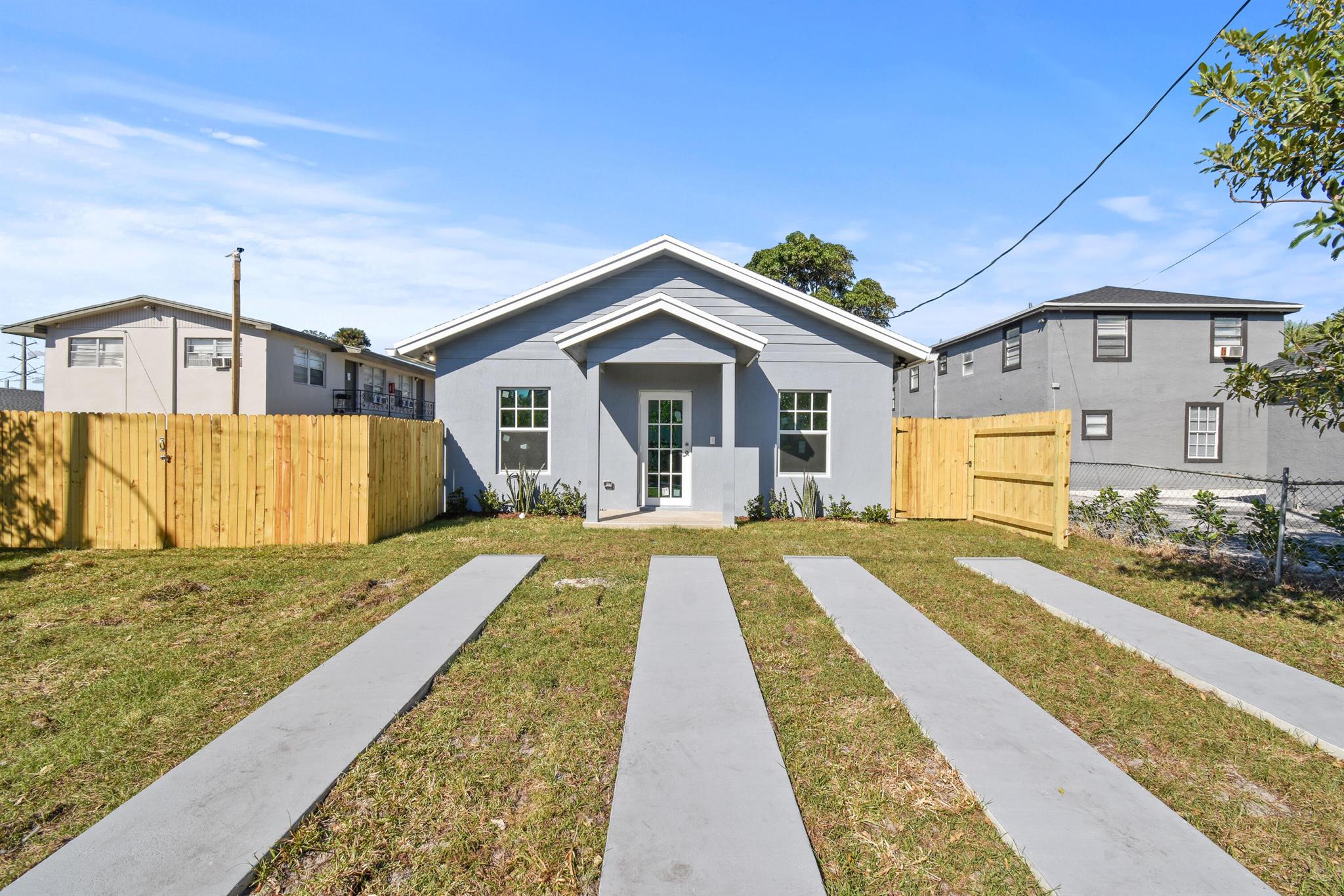 CLOWS ADD TO WPB - Residential Lease