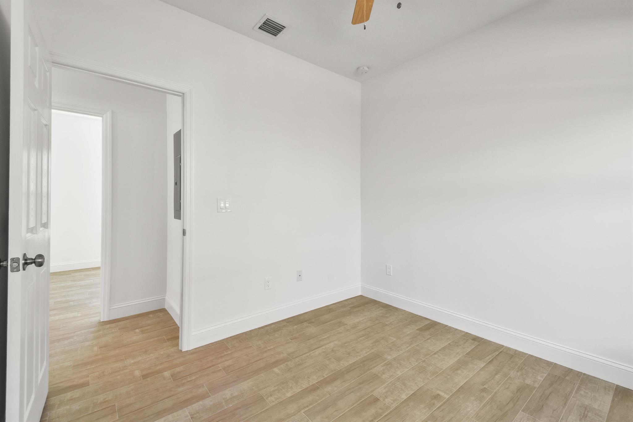 CLOWS ADD TO WPB - Residential Lease