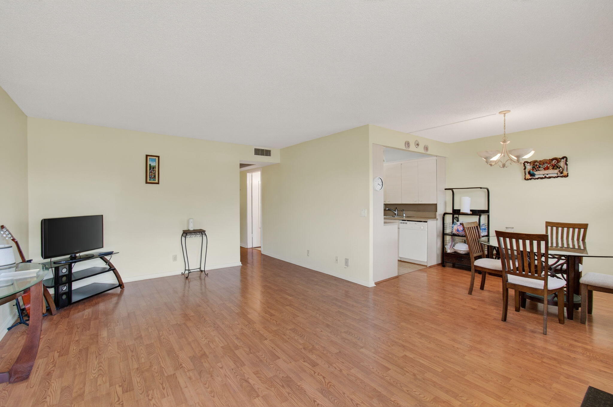 CENTURY VILLAGE, BOCA RATON!SUPER ACTIVE ADULT COMMUNITY (55+). PLEASE NOTE THAT ONE PERSON MUST BE 55+ YEARS OF AGE AS PER THE RULES OF THE COMMUNITY. NO EXCEPTIONS. UNFURNISHED ANNUAL RENTAL--$1,550 INCLUDING WATER, WIFI, INTERNET, BASIC CABLE. MOVE-IN: FIRST, LAST, SECURITY, RENTER'S INSURANCE, 700+ CREDIT SCORE+$125 CLEANING FEE.NO SMOKING AND NO PETS ALLOWED, LANDLORD SUPER ALLERGIC.Located conveniently, the building is just a 5-10-minute walk from the gate, places of worship, and the clubhouse. Amenities like WiFi, basic cable, and water are included in the monthly rental for seamless living.The expansive clubhouse offers residents/tenants a resort-style setting with top-notch amenities.