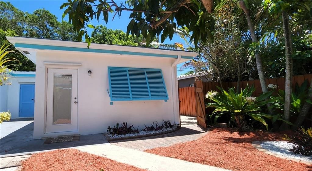 Photo of 1136 NE 13th Ave Ave #"B" south, Fort Lauderdale, FL 33304 (MLS # F10342907)