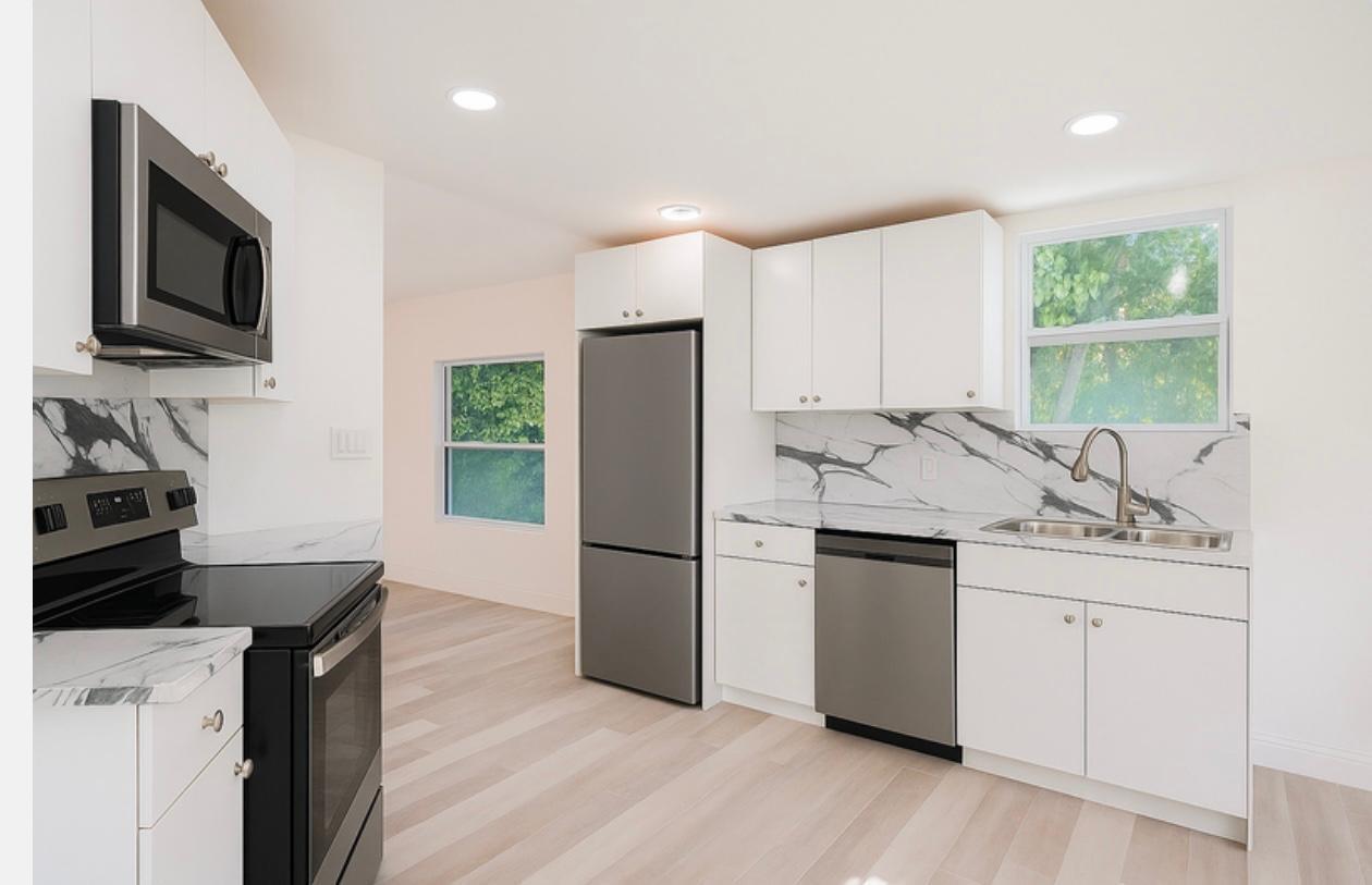 GATEWAY ESTATES PK CONDO DESC - Residential