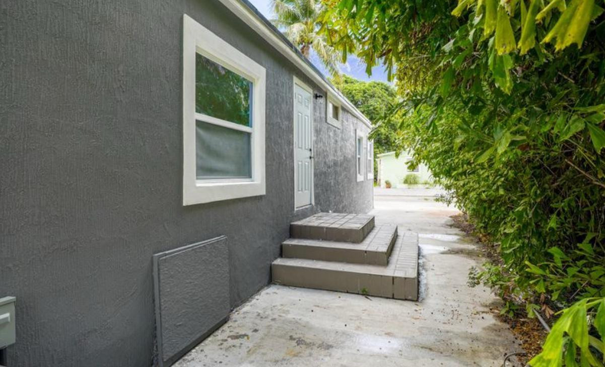 GATEWAY ESTATES PK CONDO DESC - Residential