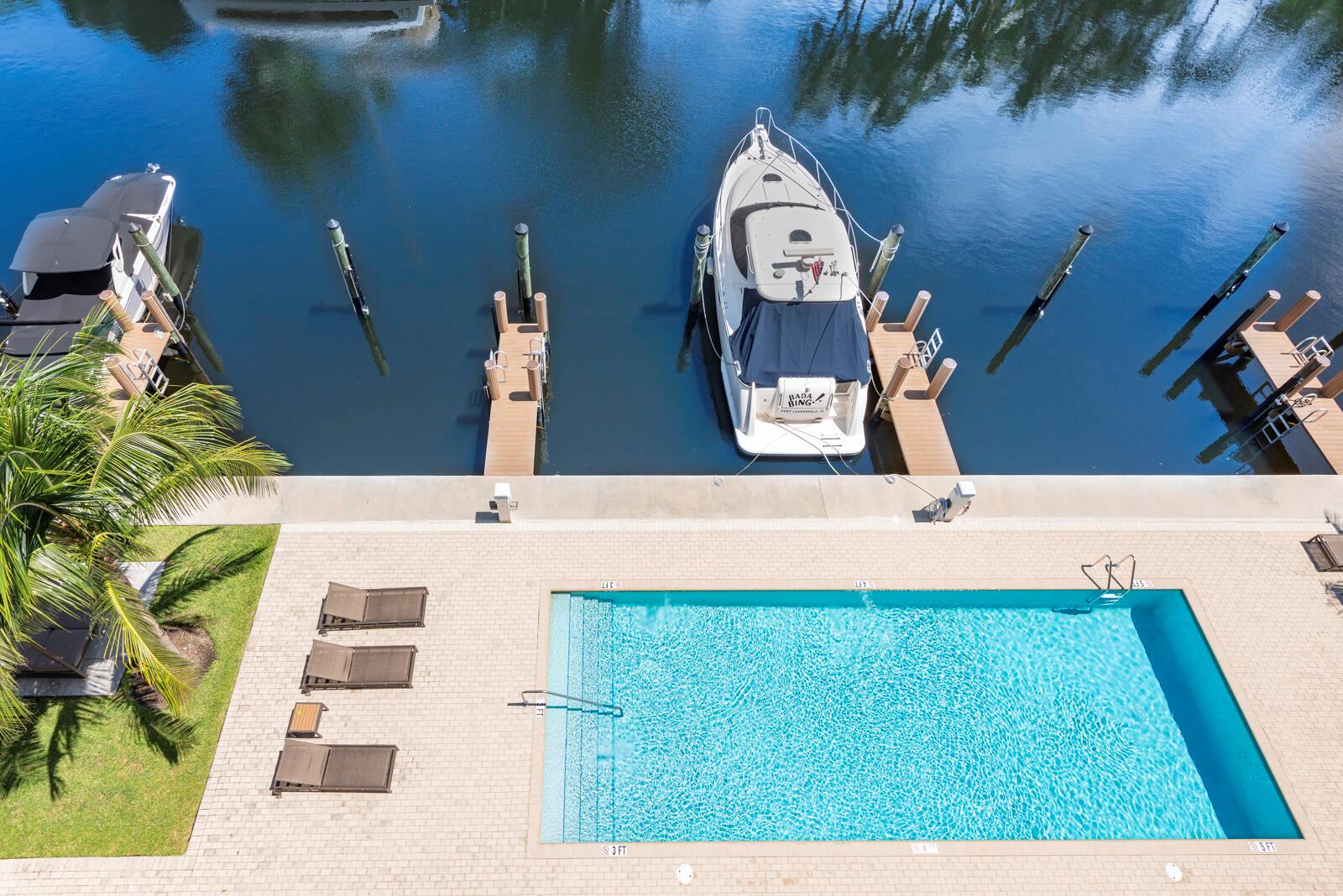 AQUALUNA LAS OLAS CONDO - Residential