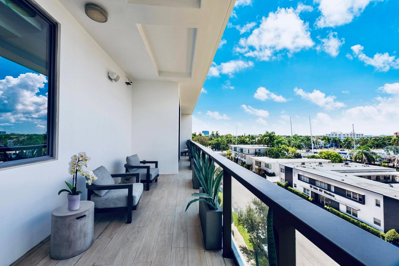 AQUALUNA LAS OLAS CONDO - Residential