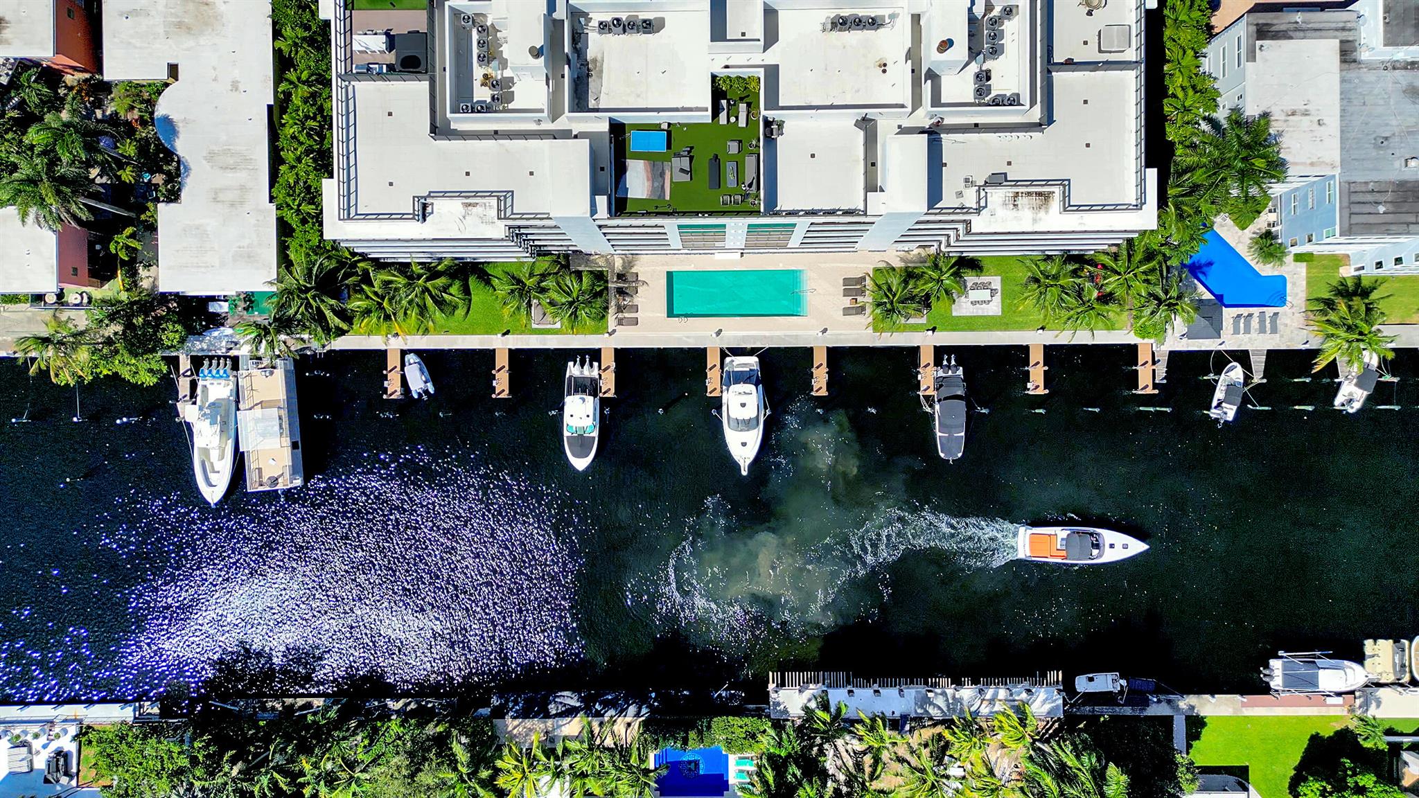 AQUALUNA LAS OLAS CONDO - Residential