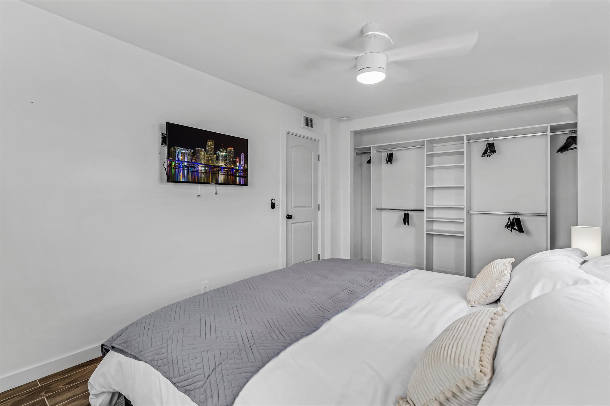 PALM SPRINGS VILLAGE 4 - Residential