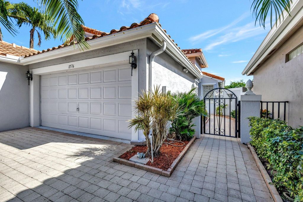 Photo of 11576 Augustus Drive, Boynton Beach, FL 33437 (MLS # R11056281)