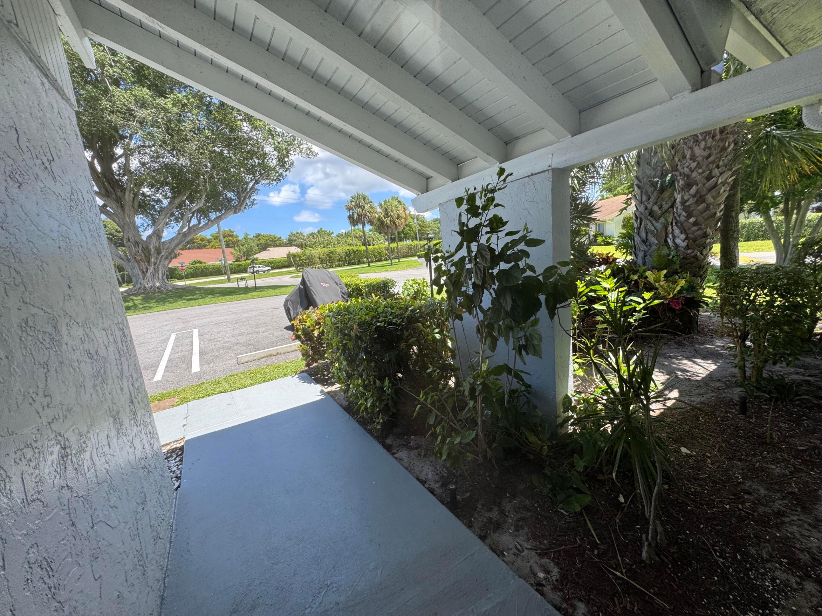 Properties 744 Lago Road 1f